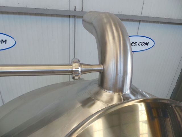 1 x 1.8m³ bier kookketel; brouwketel; geisoleerd met schouw voor gasdampen