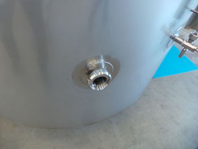 1 x 1.8m³ bier kookketel; brouwketel; geisoleerd met schouw voor gasdampen