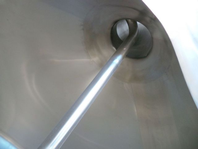 1 x 1.8m³ bier kookketel; brouwketel; geisoleerd met schouw voor gasdampen