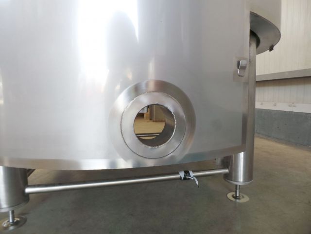 1 x 1.8m³ bier kookketel; brouwketel; geisoleerd met schouw voor gasdampen