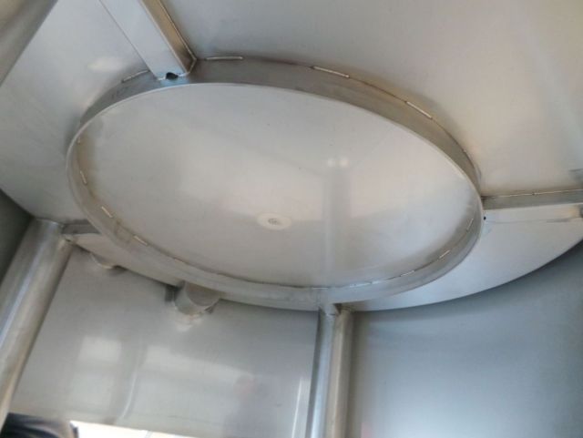 1 x 1.8m³ bier kookketel; brouwketel; geisoleerd met schouw voor gasdampen