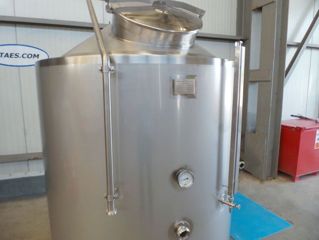 1 x 1.8m³ bier kookketel; brouwketel; geisoleerd met schouw voor gasdampen