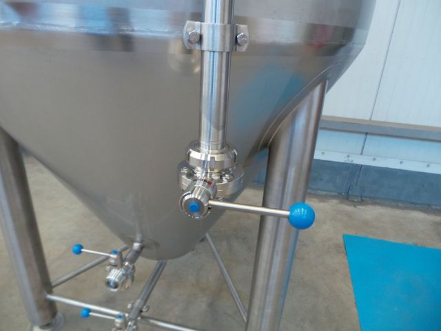 2 x 1.5m³; AISI304; ZKG Zylinder Konische Gärtanks für Bier; 0.5bar; isoliert; Wärmetauscher
