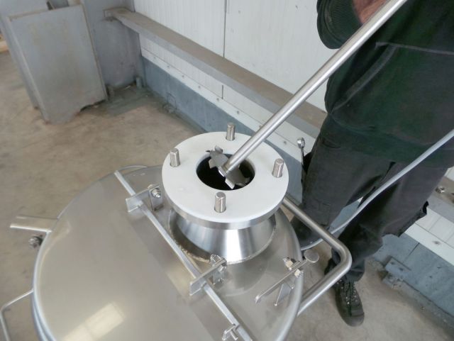 1 x 100L; AISI316; roestvrijstalen mengtanks met frequentie sturing; enkelwandig vertikaal