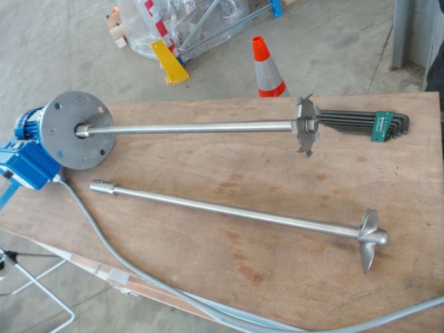 1 x 100L; AISI316; roestvrijstalen mengtanks met frequentie sturing; enkelwandig vertikaal