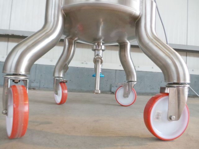 1 x 100L; AISI316; roestvrijstalen mengtanks met frequentie sturing; enkelwandig vertikaal