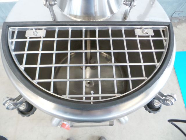 1 x 100L; AISI316; roestvrijstalen mengtanks met frequentie sturing; enkelwandig vertikaal