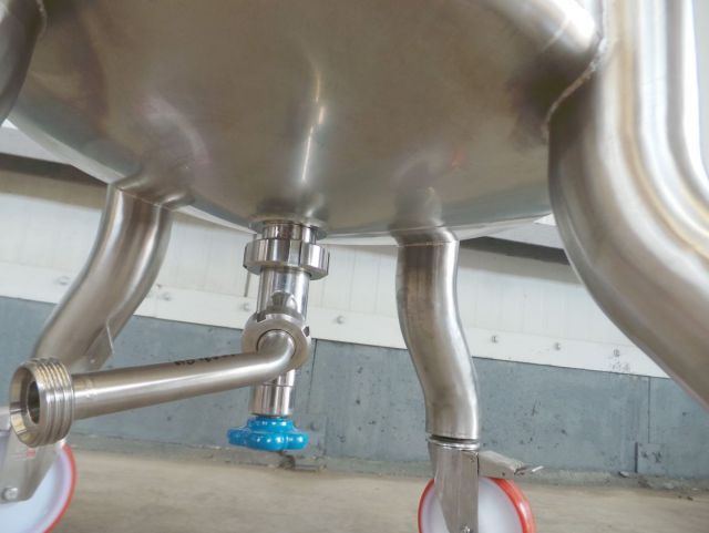 1 x 100L; AISI316; roestvrijstalen mengtanks met frequentie sturing; enkelwandig vertikaal