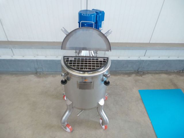 1 x 100L AISI316: stainless-steel mixing tanks equipped with inverters; single skin, vertical