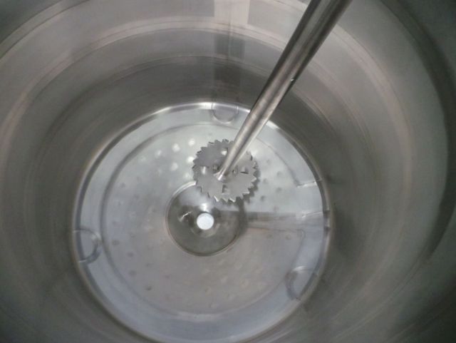 1 x 0.7m³ & 1 x 1.1m³ AISI304; Cuve de mélange; isolée; échangeur de chaleur