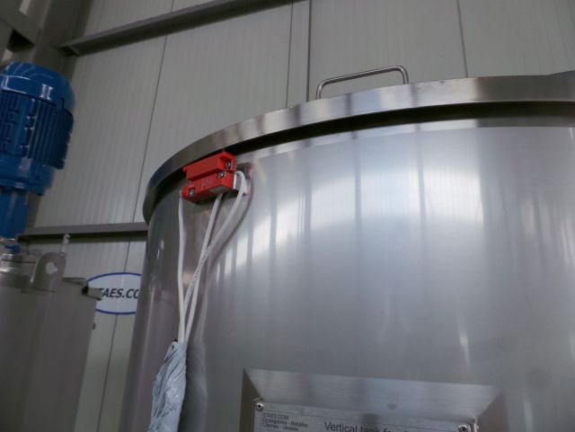 1 x 0.7m³ & 1 x 1.1m³ AISI304; Cuve de mélange; isolée; échangeur de chaleur