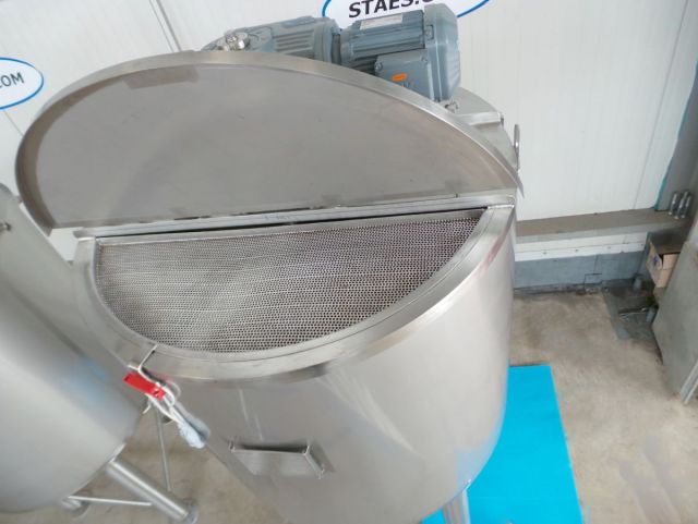 1 x 0.7m³ & 1 x 1.1m³ AISI304; Cuve de mélange; isolée; échangeur de chaleur