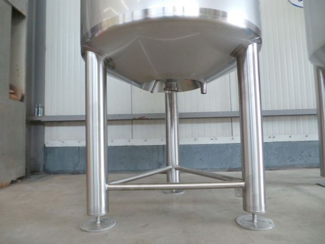 1 x 0.7m³ & 1 x 1.1m³ AISI304; Cuve de mélange; isolée; échangeur de chaleur