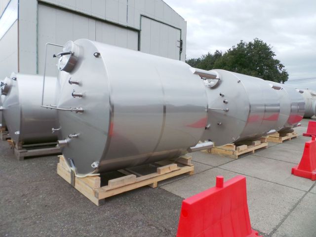 11.2m³; AISI 316L; Edelstahl Behälter; einwwandig, vertikal; Schweissnähten poliert Ra<0.8