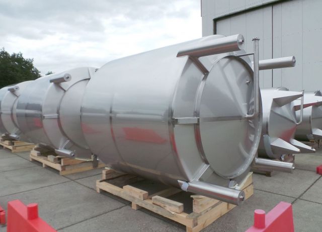 11.2m³; AISI 316L; Edelstahl Behälter; einwwandig, vertikal; Schweissnähten poliert Ra<0.8