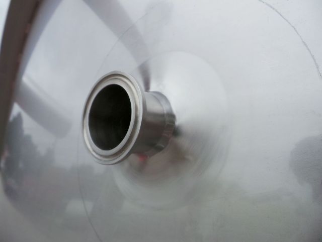 11.2m³; AISI 316L; Edelstahl Behälter; einwwandig, vertikal; Schweissnähten poliert Ra<0.8