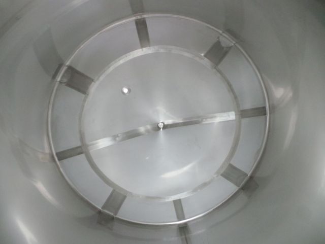 11.2m³; AISI 316L; Edelstahl Behälter; einwwandig, vertikal; Schweissnähten poliert Ra<0.8