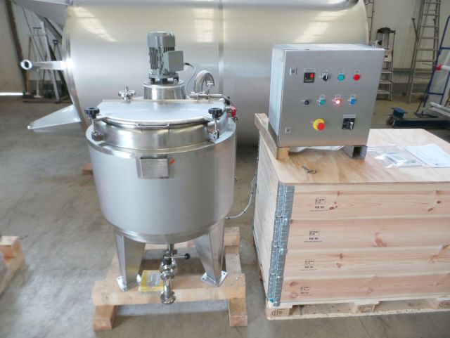 1 x 200L AISI316; Mischbehälter mit elektrische Steuerung; Isoliert; Wärmetauscher