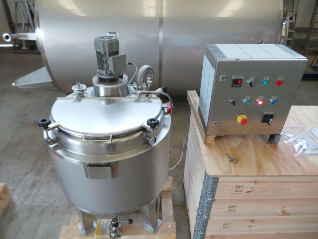1 x 200L AISI316; Mischbehälter mit elektrische Steuerung; Isoliert; Wärmetauscher