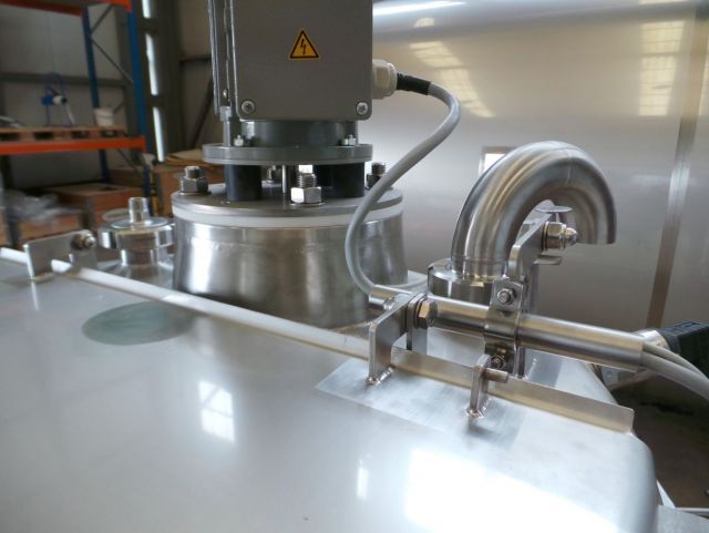 1 x 200L AISI316; Mischbehälter mit elektrische Steuerung; Isoliert; Wärmetauscher