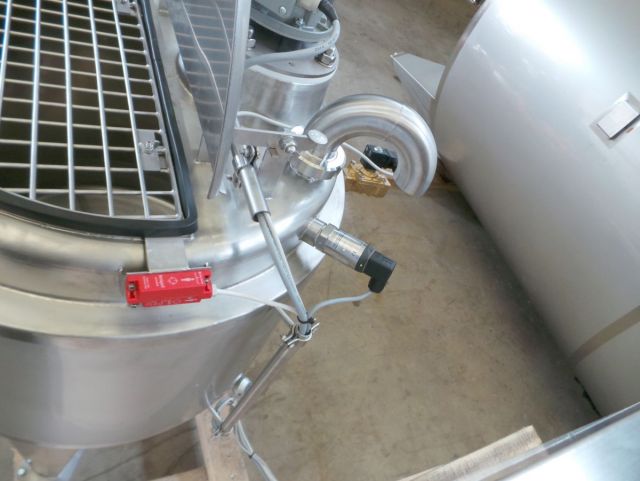 1 x 200L AISI316; Mischbehälter mit elektrische Steuerung; Isoliert; Wärmetauscher