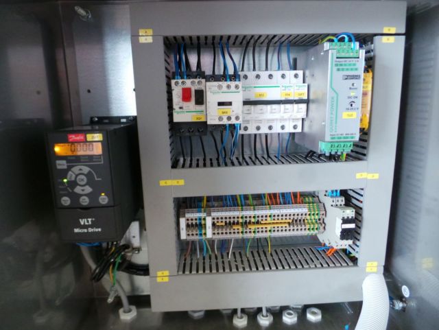 1 x 200L AISI316; Mischbehälter mit elektrische Steuerung; Isoliert; Wärmetauscher