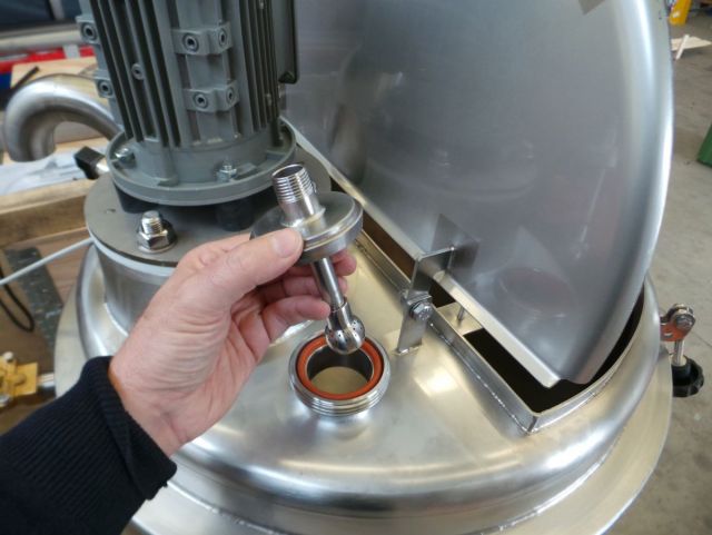 1 x 200L AISI316; Mischbehälter mit elektrische Steuerung; Isoliert; Wärmetauscher