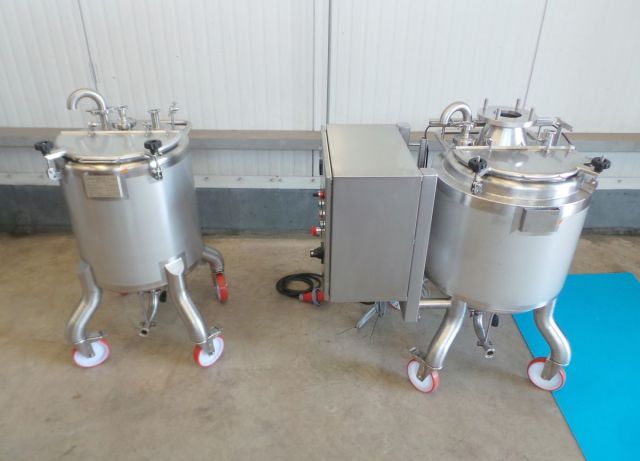 1 x 200L AISI316; Mischbehälter mit elektrische Steuerung; Isoliert; Wärmetauscher & 1 x 100L AISI316 einwandige Behälter