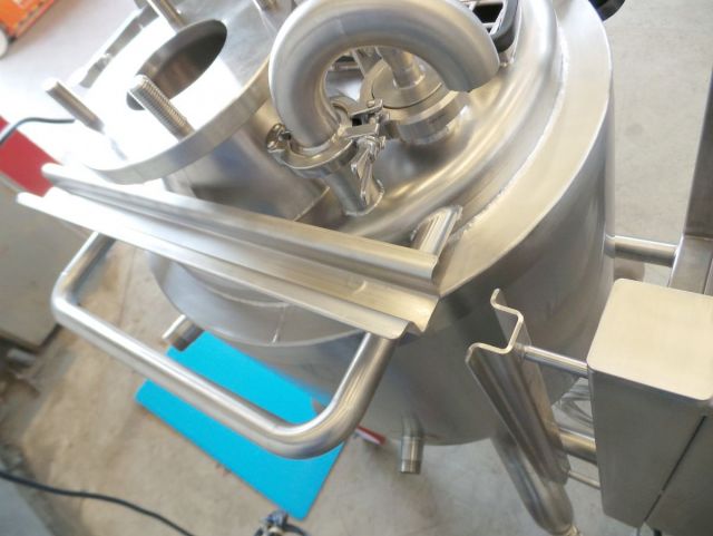 1 x 200L AISI316; Mischbehälter mit elektrische Steuerung; Isoliert; Wärmetauscher & 1 x 100L AISI316 einwandige Behälter