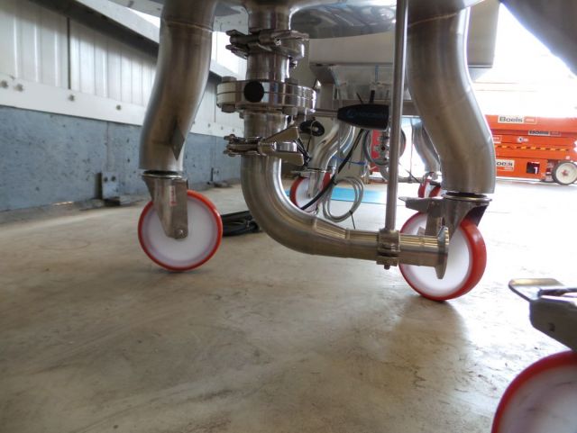 1 x 200L AISI316; Mischbehälter mit elektrische Steuerung; Isoliert; Wärmetauscher & 1 x 100L AISI316 einwandige Behälter