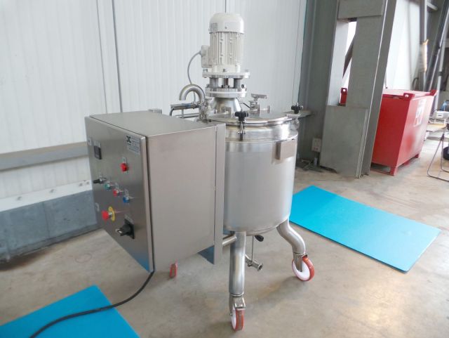 1 x 200L AISI316; Mischbehälter mit elektrische Steuerung; Isoliert; Wärmetauscher & 1 x 100L AISI316 einwandige Behälter
