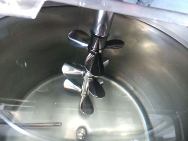 1 x 200L AISI316; Mischbehälter mit elektrische Steuerung; Isoliert; Wärmetauscher & 1 x 100L AISI316 einwandige Behälter