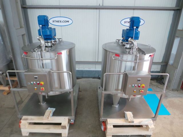 2 x 600L AISI316L mixing tank; gate agitator with scrapers; heat exchanger; insulation