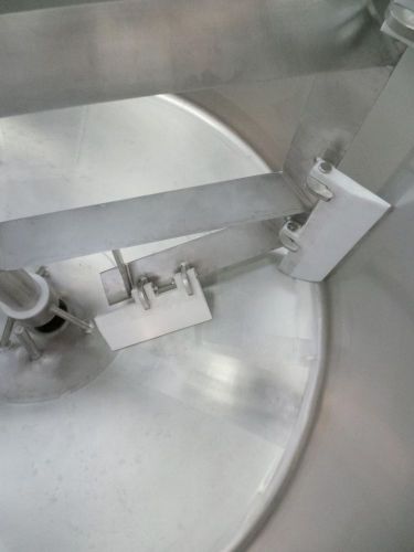 2 x 600L AISI316L mixing tank; gate agitator with scrapers; heat exchanger; insulation