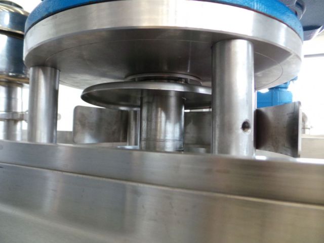 2 x 600L AISI316L mixing tank; gate agitator with scrapers; heat exchanger; insulation