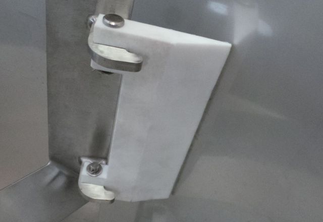 2 x 600L AISI316L mixing tank; gate agitator with scrapers; heat exchanger; insulation