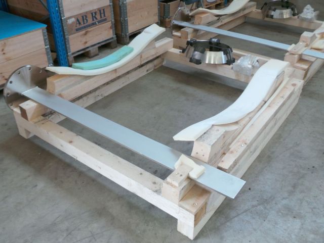 3 x 4.5m³ AISI316L; Mischbehälter; Vertikal; Einwandig auf Füssen