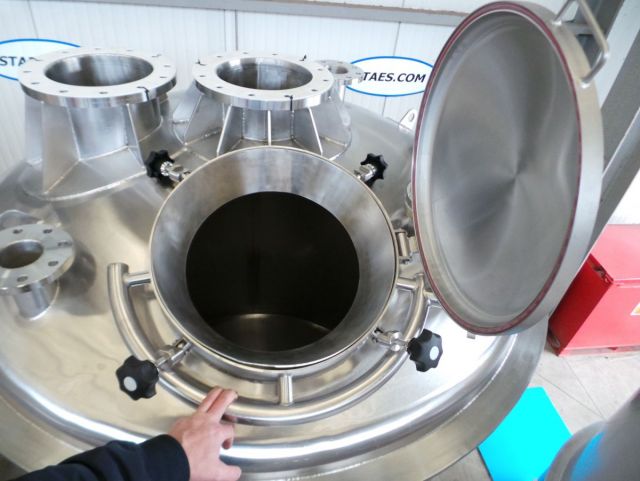 3 x 4.5m³ AISI316L; Mischbehälter; Vertikal; Einwandig auf Füssen