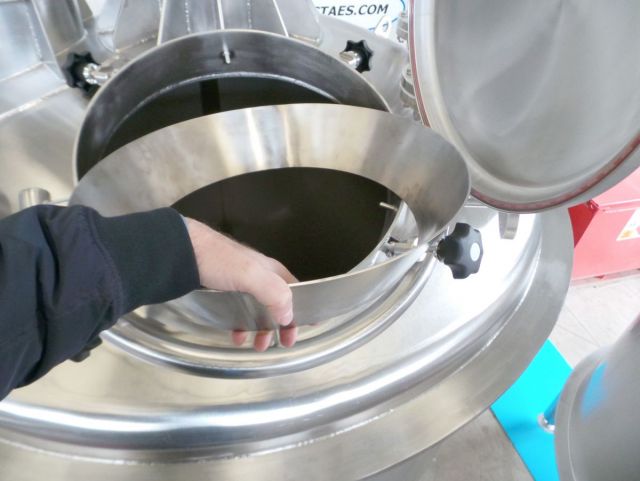 3 x 4.5m³ AISI316L; Mischbehälter; Vertikal; Einwandig auf Füssen