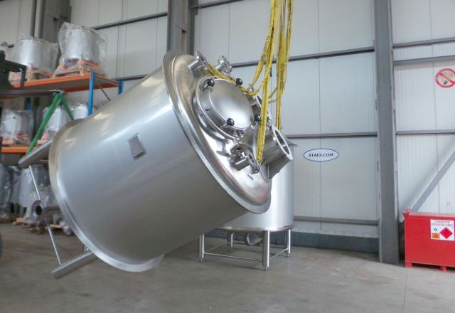 3 x 4.5m³ AISI316L; Mischbehälter; Vertikal; Einwandig auf Füssen