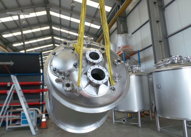 3 x 4.5m³ AISI316L; Mischbehälter; Vertikal; Einwandig auf Füssen