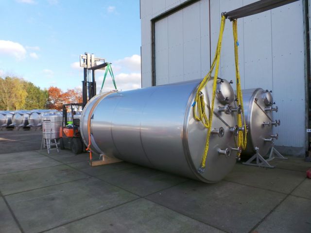 1 x 10,3m³ & 1 x 15m³ AISI316L; Edelstahl Behälter; Doppelwandig; Stehend; Konisch auf Rock