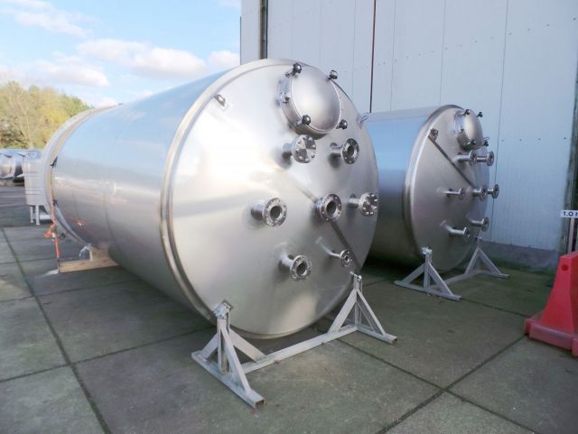 1 x 10,3m³ & 1 x 15m³ AISI316L; Edelstahl Behälter; Doppelwandig; Stehend; Konisch auf Rock