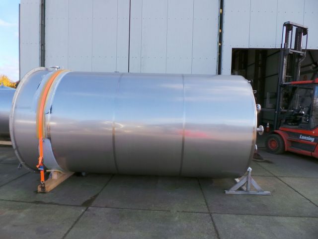 1 x 10,3m³ & 1 x 15m³ AISI316L; Edelstahl Behälter; Doppelwandig; Stehend; Konisch auf Rock