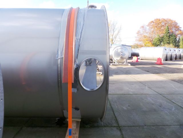 1 x 10,3m³ & 1 x 15m³ AISI316L; Edelstahl Behälter; Doppelwandig; Stehend; Konisch auf Rock