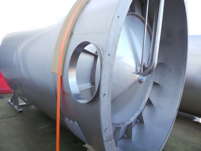 1 x 10,3m³ & 1 x 15m³ AISI316L; Edelstahl Behälter; Doppelwandig; Stehend; Konisch auf Rock