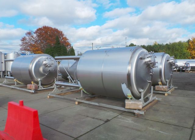 4 x 8000L AISI304 CCT cuve de fermantation du bière; vertical; circuit forcée, isolation PUR