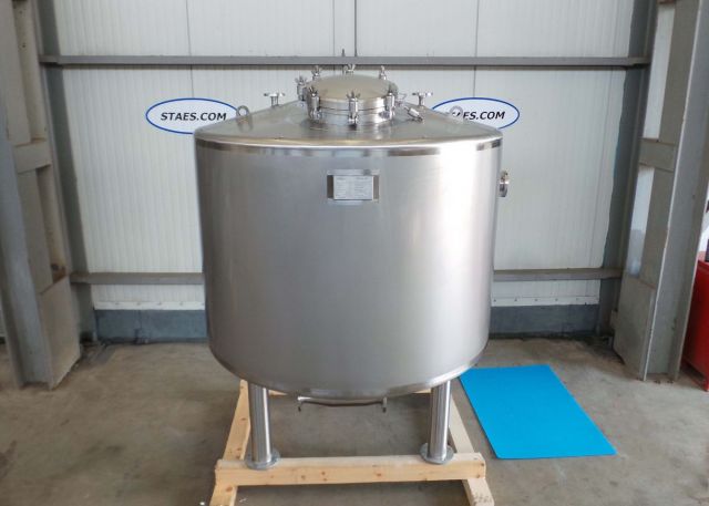 1 x 2000L AISI304; stainless-steel pressure tank -50°C / +50°C; vertical; dished bottoms on legs; PUR insulation