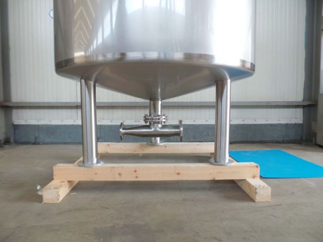 1 x 2000L AISI304; stainless-steel pressure tank -50°C / +50°C; vertical; dished bottoms on legs; PUR insulation