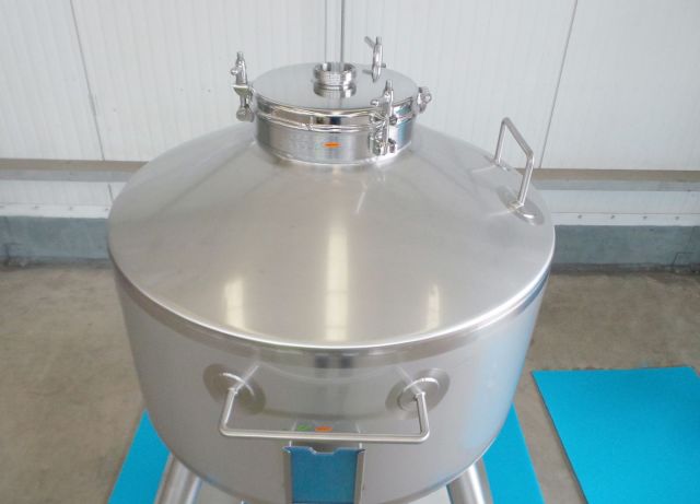 5 x 620L AISI316L; roestvrijstalen mobiele opslagtanks